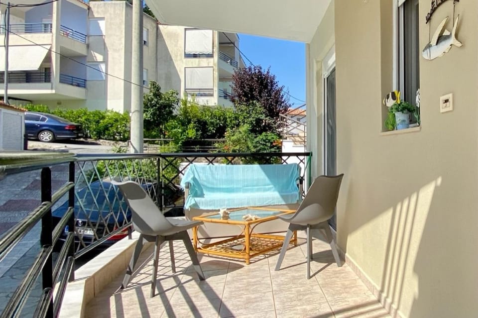 Facade/entrance, Balcony/Terrace