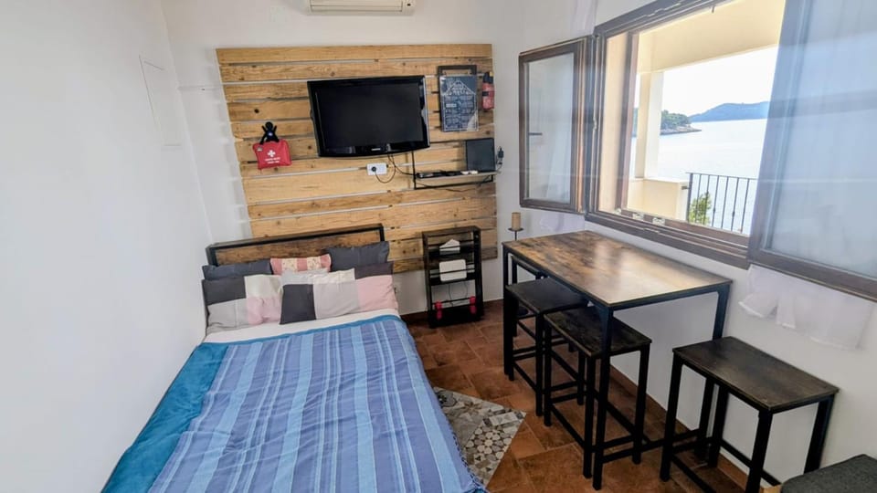 Communal lounge/ TV room, Living room, Photo of the whole room