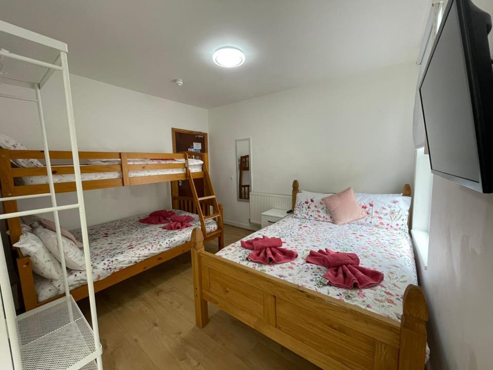 Ariana House Hotel-Families and Couples Only Bed and Breakfast in Blackpool