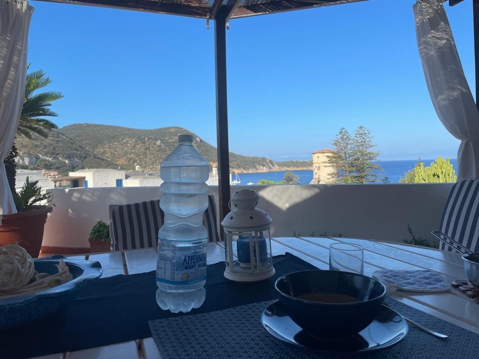 Patio, Day, Natural landscape, View (from property/room), Balcony/Terrace, Dining area, Sea view