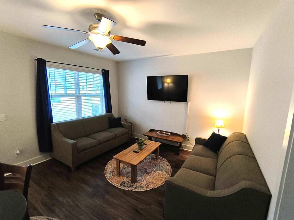 New Home Near USC & Bases - The Capital Cottage House in Columbia