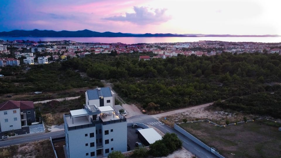 Day, Neighbourhood, Natural landscape, Bird's eye view, City view, Sea view, Location, Sunset