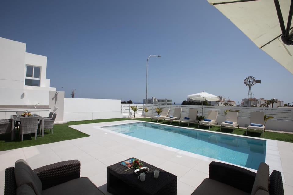 Pool view, Swimming pool