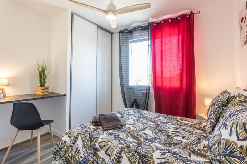- LUXUEUX CASA SELVA - Parking Gratuit - Spacieux - balcon - Wifi Apartment in Bourgogne-Franche-Comté
