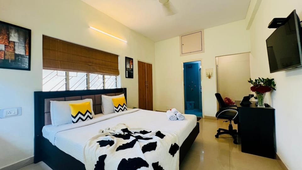 TV and multimedia, Photo of the whole room, Bedroom