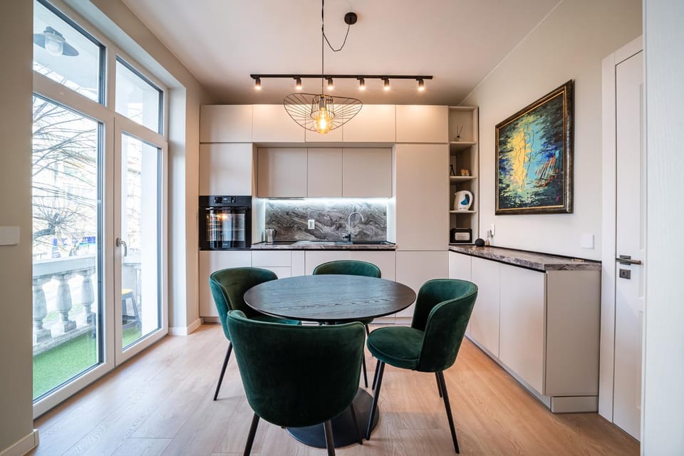 Kitchen or kitchenette, Dining area, pet friendly