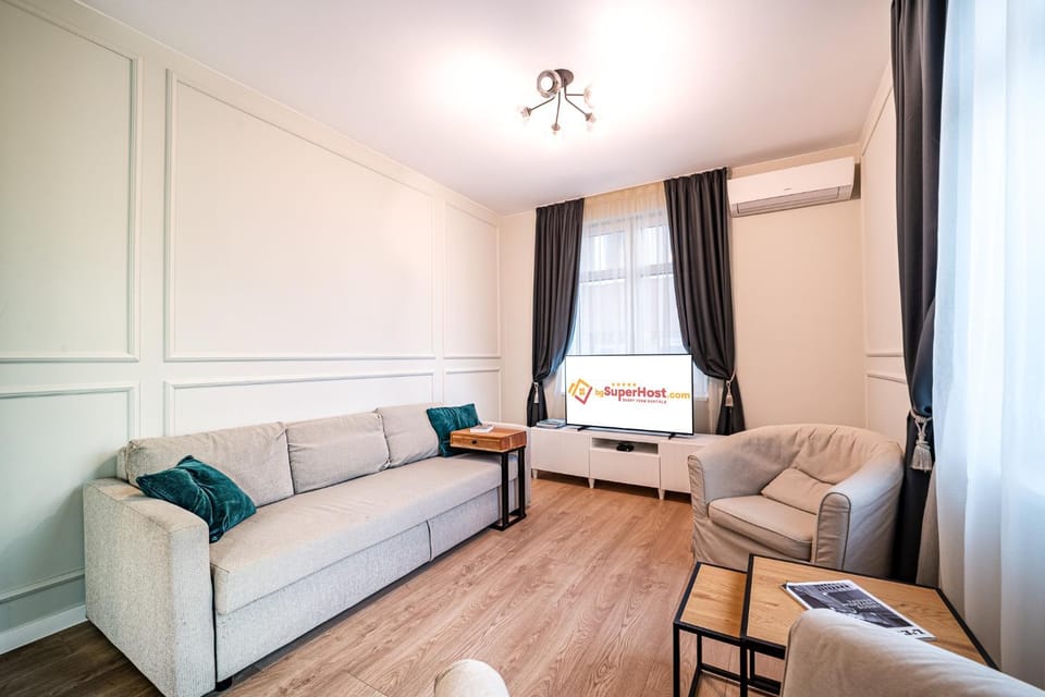 Living room, Photo of the whole room, Seating area, Bedroom, air conditioner