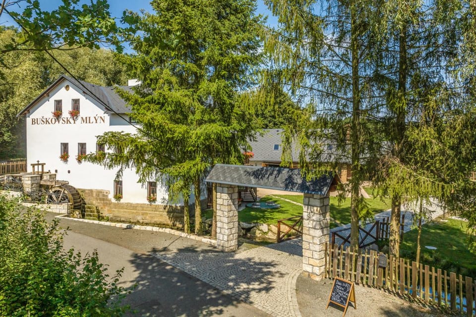 Buškovský mlýn 1580 Bed and Breakfast in Czechia