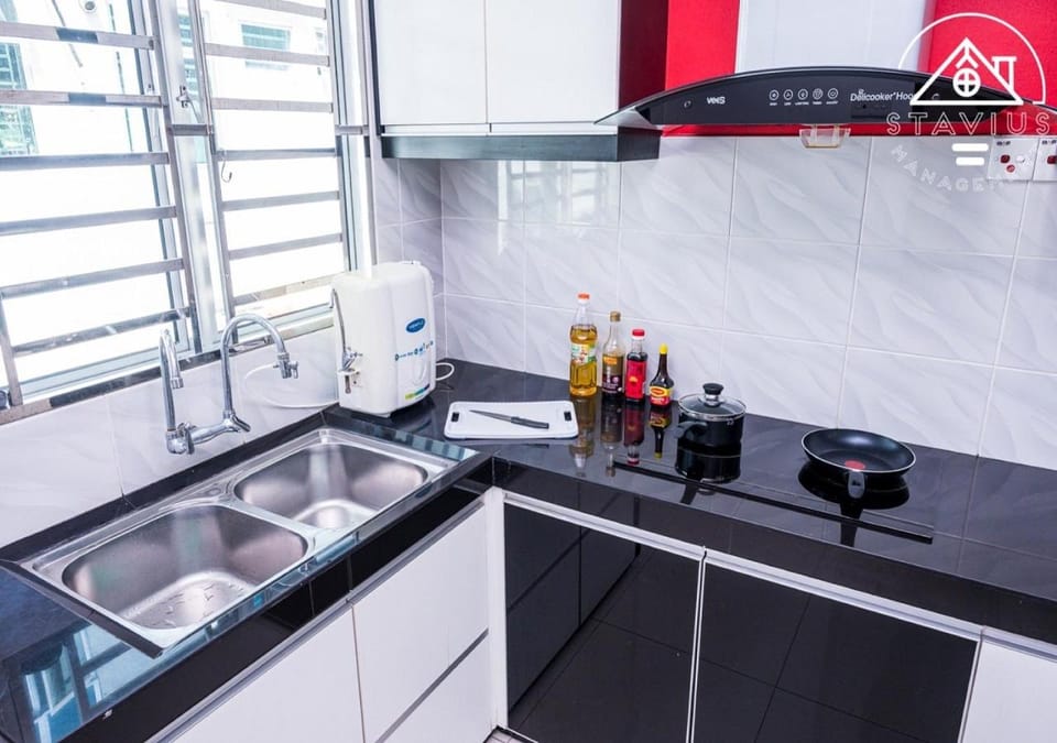 Kitchen or kitchenette, Communal kitchen