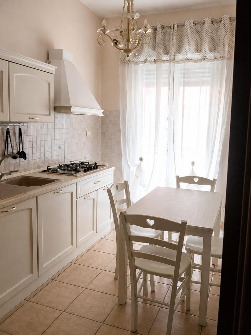 Kitchen or kitchenette, Dining area, kitchen