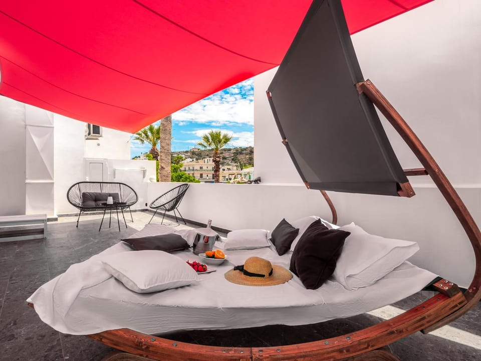 Balcony/Terrace, sunbed