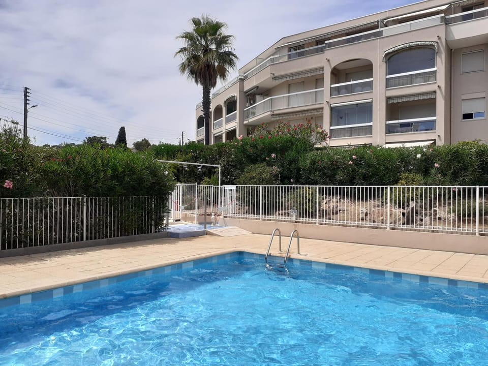 T2 Bord de mer avec jardin et piscine Apartment in Fréjus