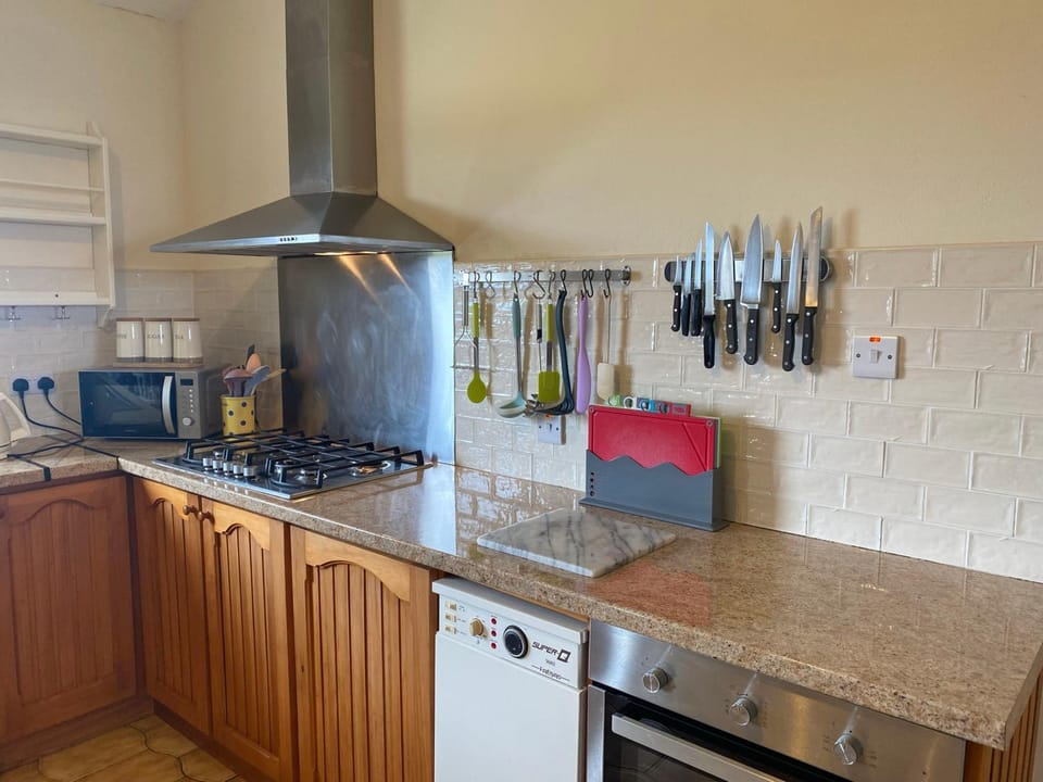 Coffee/tea facilities, Kitchen or kitchenette, oven, pet friendly, stove, toaster, kitchen