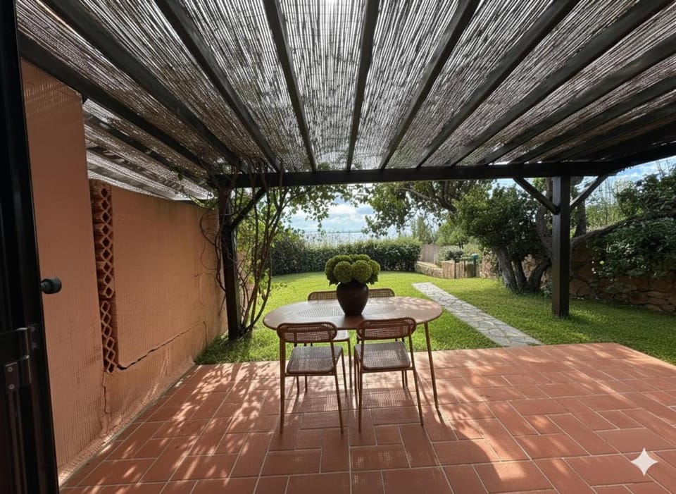 Patio, Spring, Day, Garden, View (from property/room), Balcony/Terrace, Dining area, Garden view