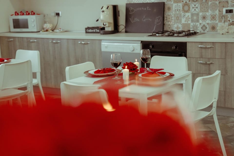 Kitchen or kitchenette, Dining area, Lunch, stove