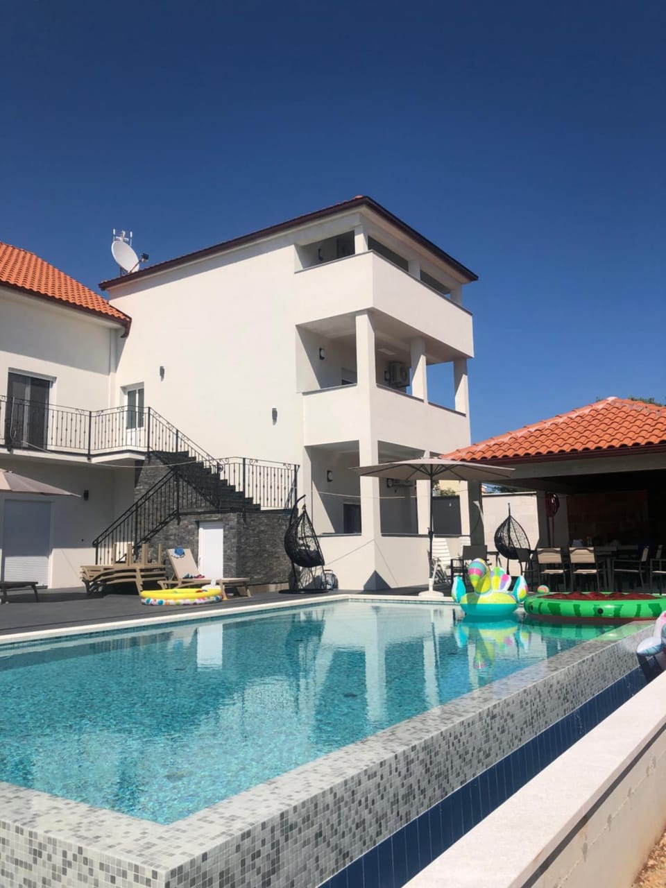 Property building, Swimming pool