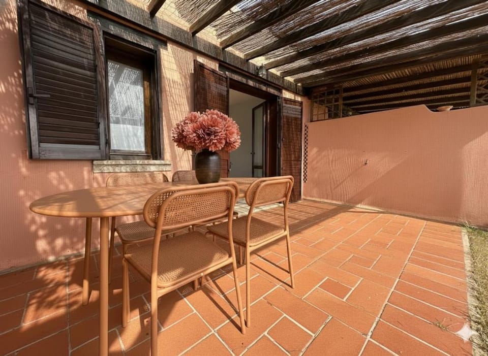 Patio, Summer, Coffee/tea facilities, Living room, Seating area, Dining area, Sea view