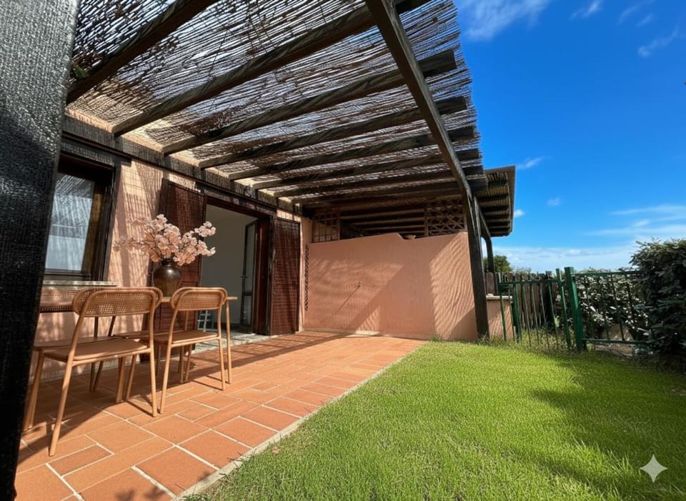 Property building, Patio, Spring, Day, Garden, View (from property/room), Balcony/Terrace, Dining area, Garden view