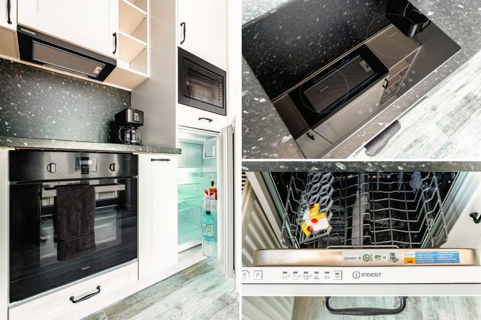 Kitchen or kitchenette, dishwasher