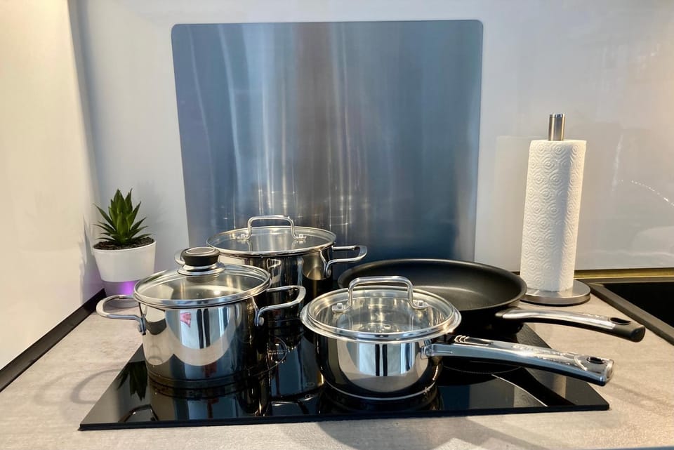 Kitchen or kitchenette, kitchen