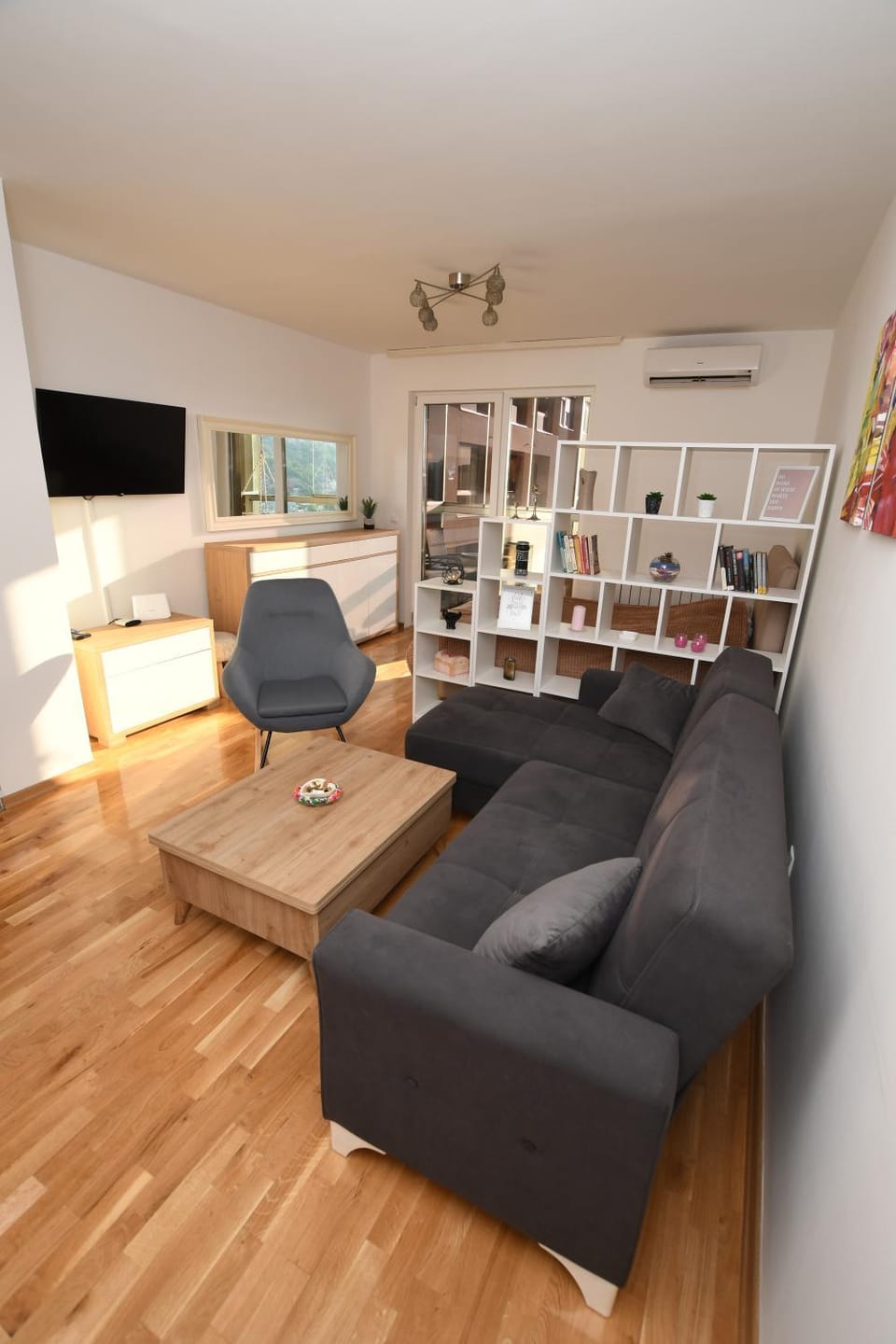 Living room, Seating area, air conditioner