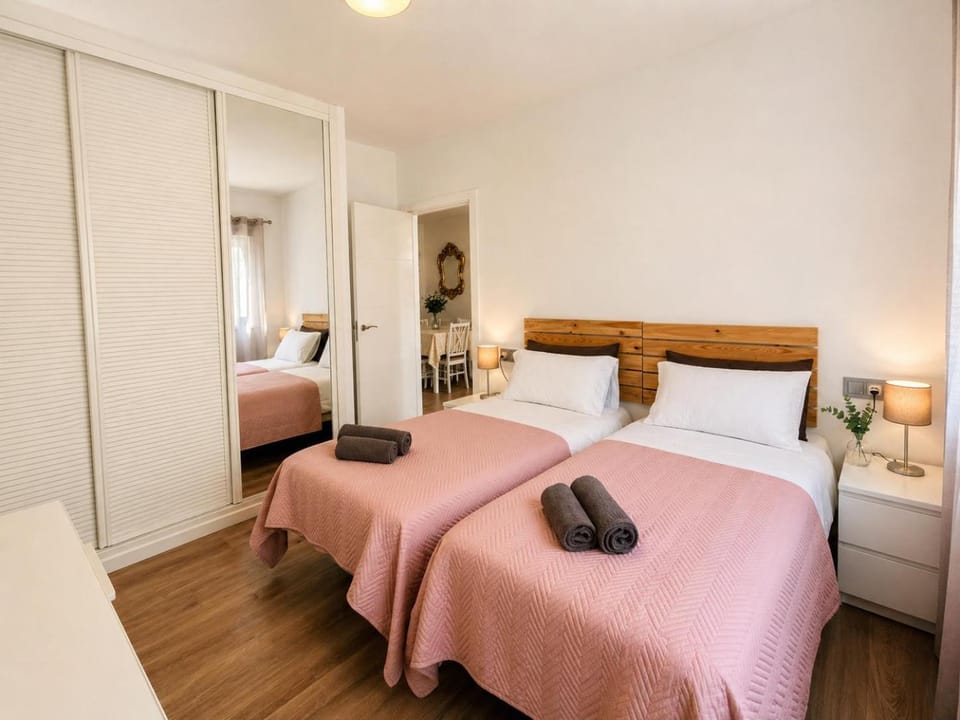 Bed, Bedroom, towels, wardrobe