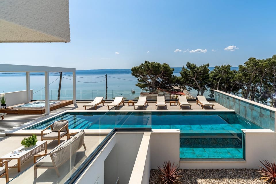 Balcony/Terrace, Pool view, Sea view, Swimming pool