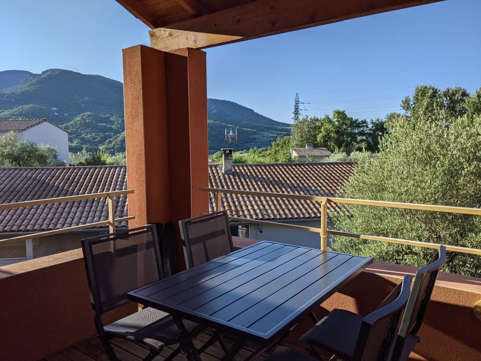 Balcony/Terrace, Balcony/Terrace, Mountain view