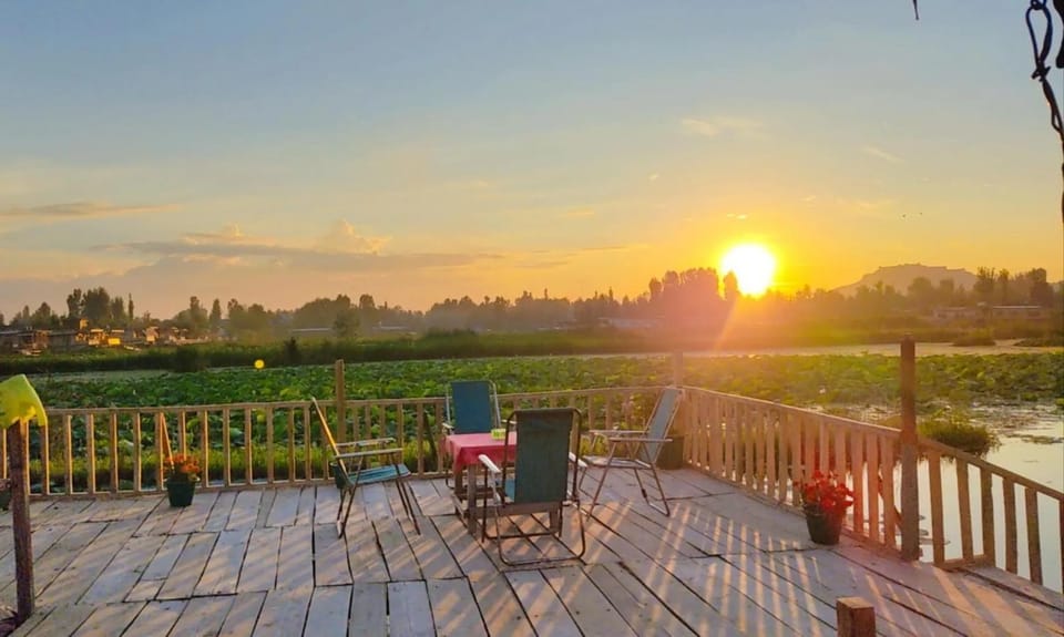 View (from property/room), Balcony/Terrace, Sunset