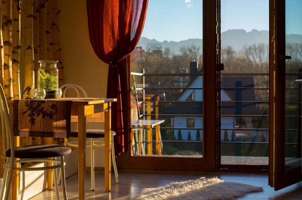 Balcony/Terrace, Mountain view, Mountain view
