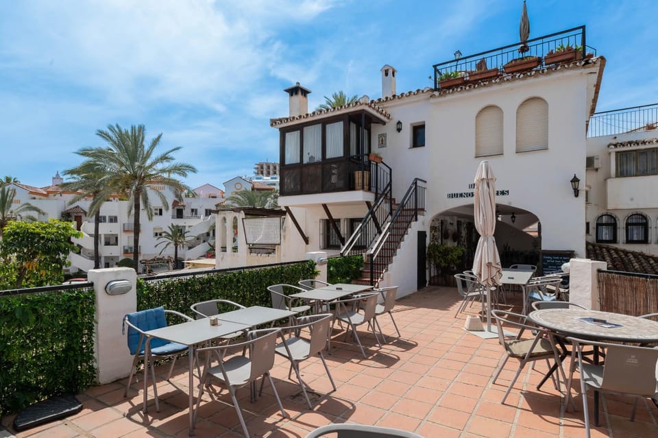 Property building, Restaurant/places to eat