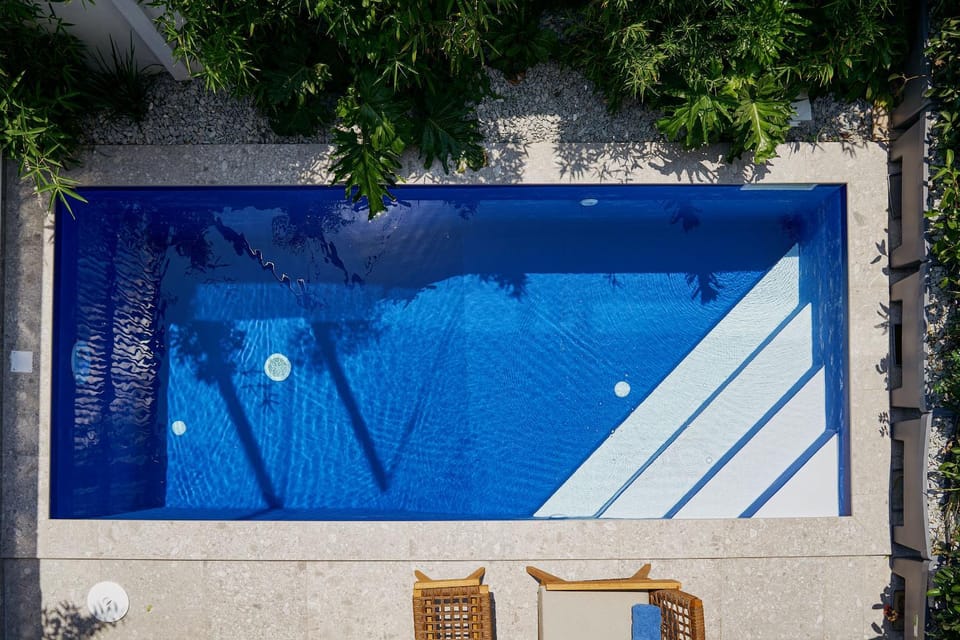 Swimming pool, Swimming pool