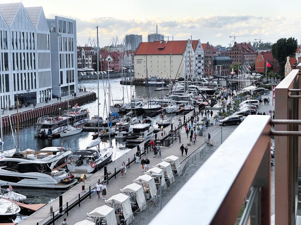 Neighbourhood, City view, Landmark view, River view, Street view