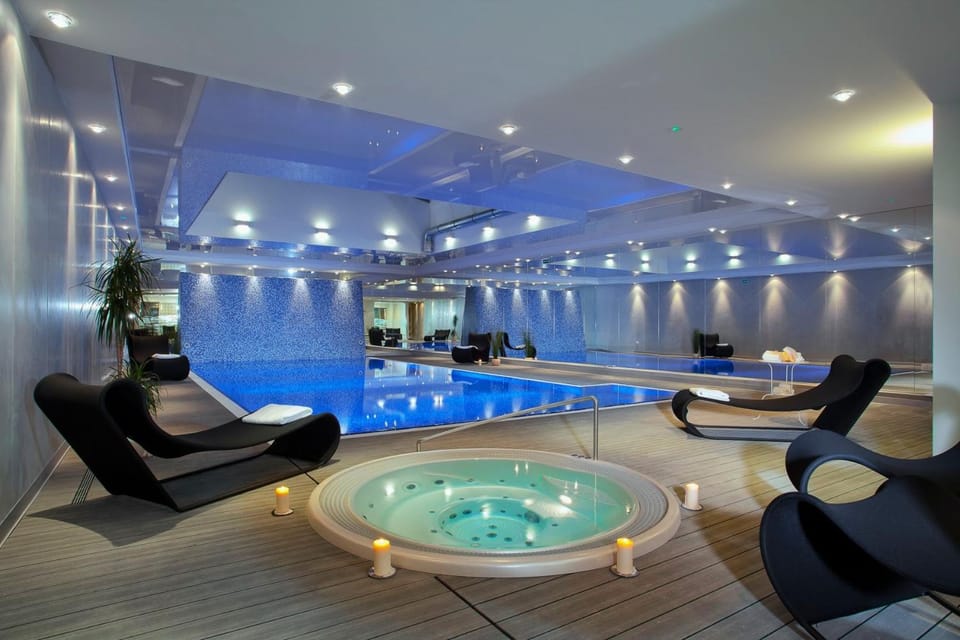 Sauna, Swimming pool