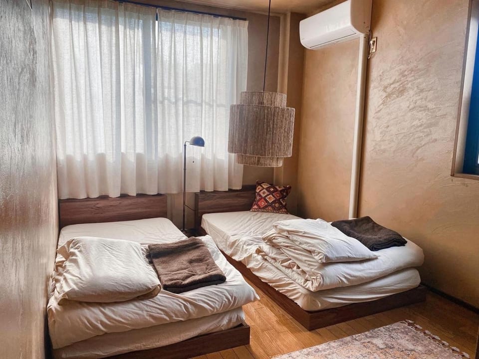 ゲストハウスよるよなか Hostel in Nagoya
