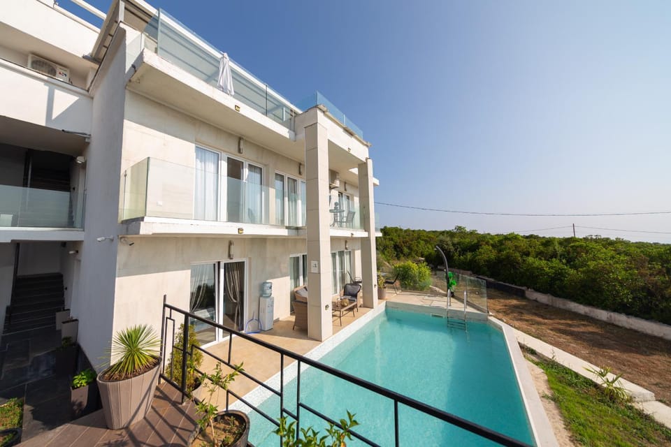 Pool view, Swimming pool