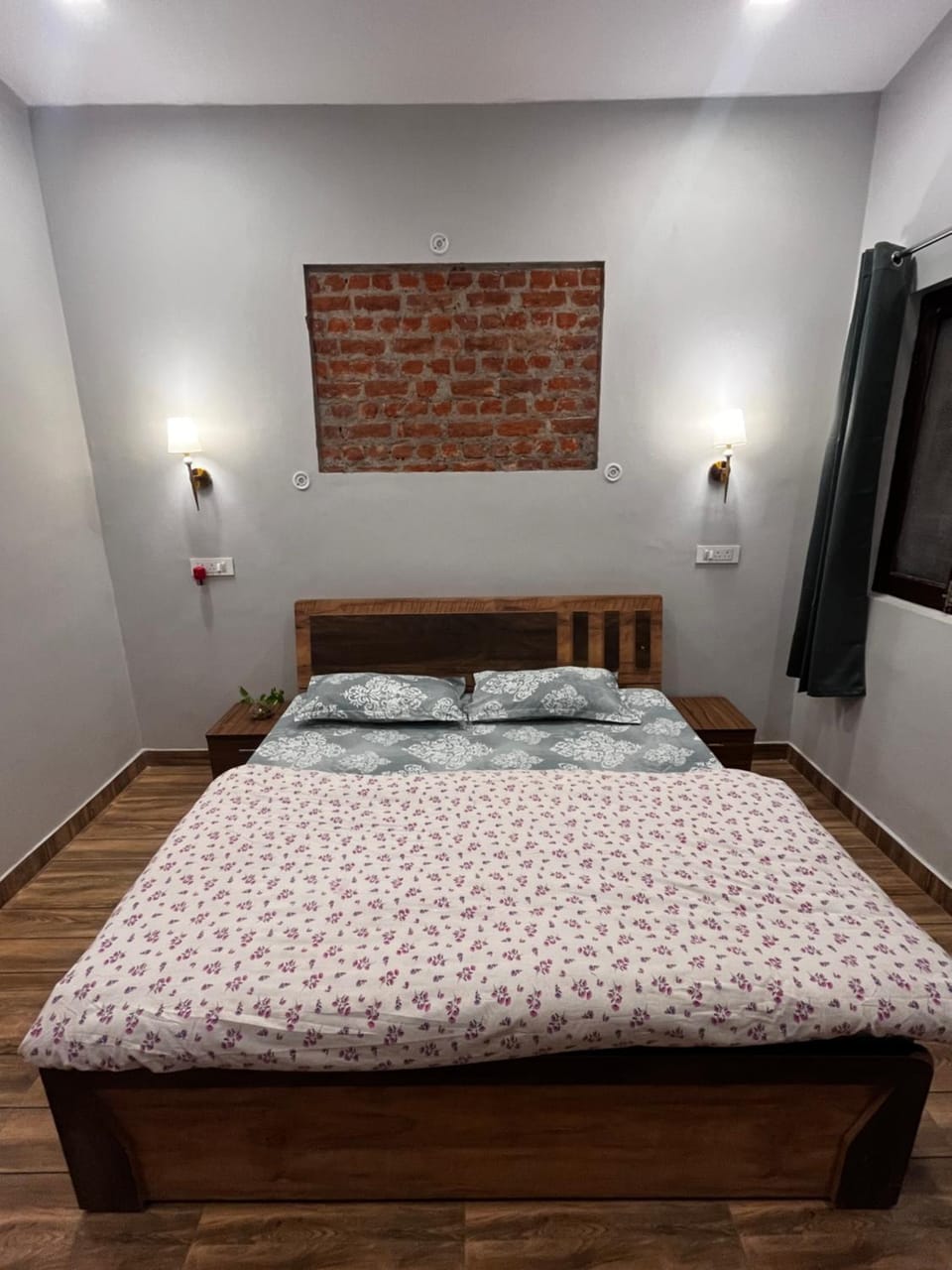 Bed, Photo of the whole room, Bedroom