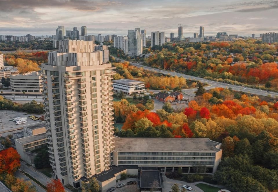 Property building, Day, Neighbourhood, Natural landscape, Bird's eye view, City view, Street view, Location