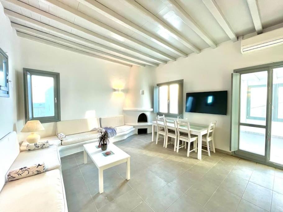 LaLu Mykonos - Sunset Villa - 3 ensuite BR, 140sqm House in Mykonos, Mikonos 846 00, Greece