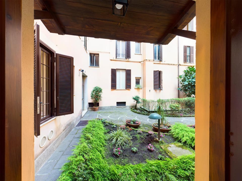 Inner courtyard view
