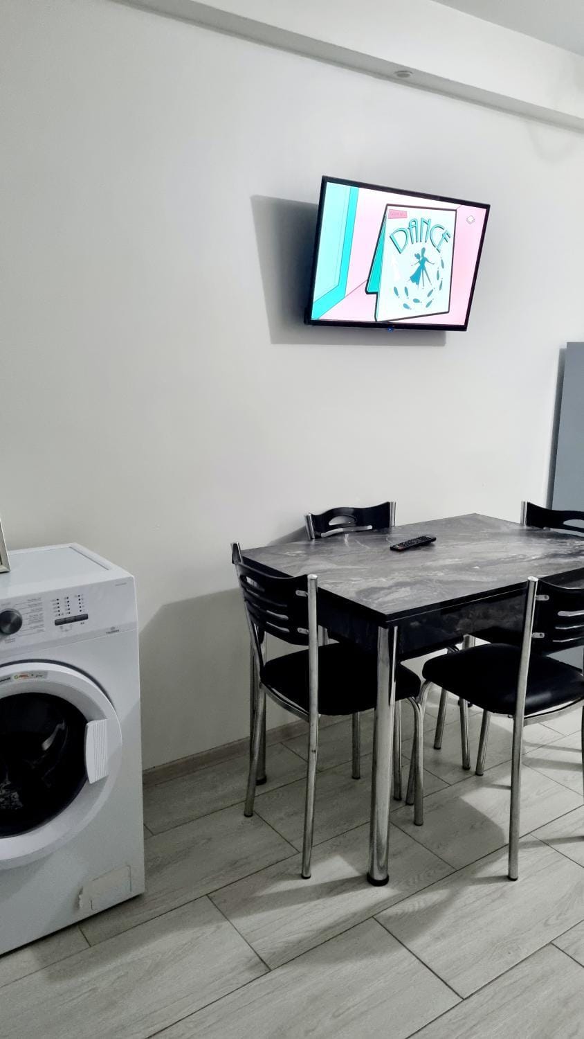 Communal lounge/ TV room, TV and multimedia, Dining area