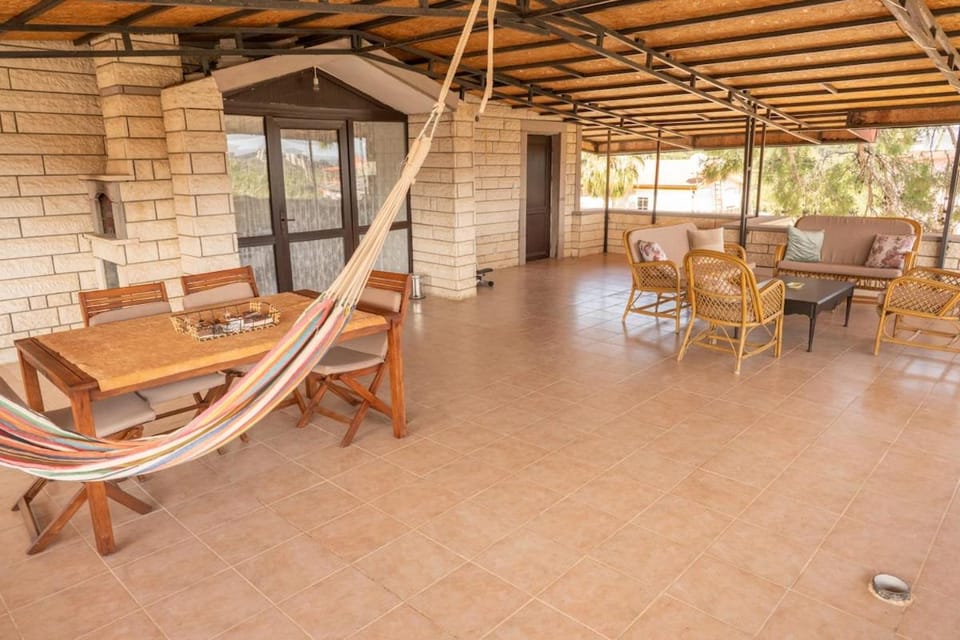 Day, View (from property/room), Balcony/Terrace, Seating area, Dining area