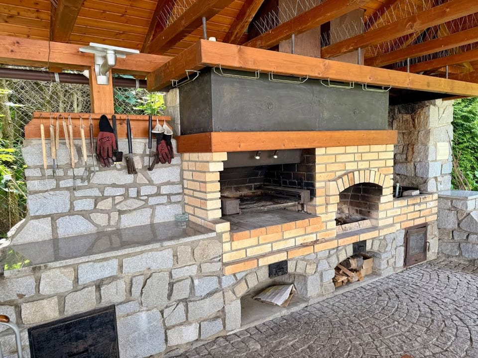 BBQ facilities, Seating area, Communal kitchen
