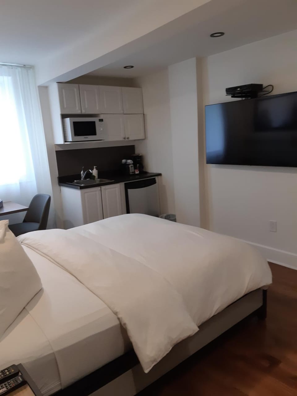 Photo of the whole room