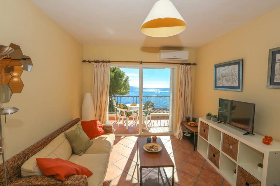Living room, Sea view