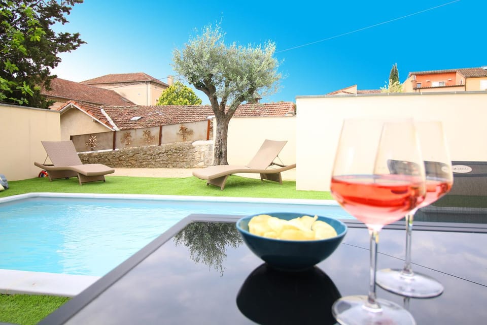 Patio, Pool view, Swimming pool, sunbed