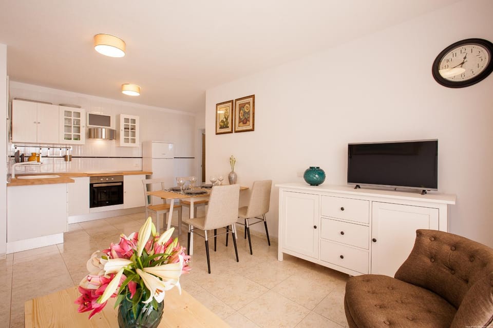 TV and multimedia, Dining area
