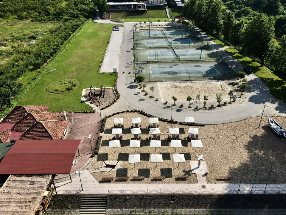 Garden, Tennis court, Garden view
