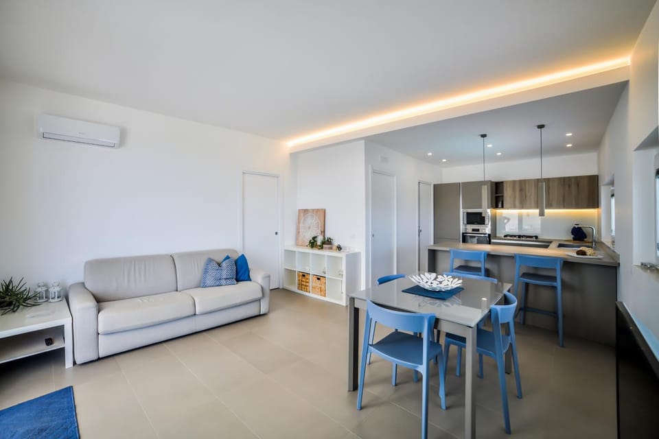 Communal lounge/ TV room, TV and multimedia, Kitchen or kitchenette, Living room, Seating area, kitchen