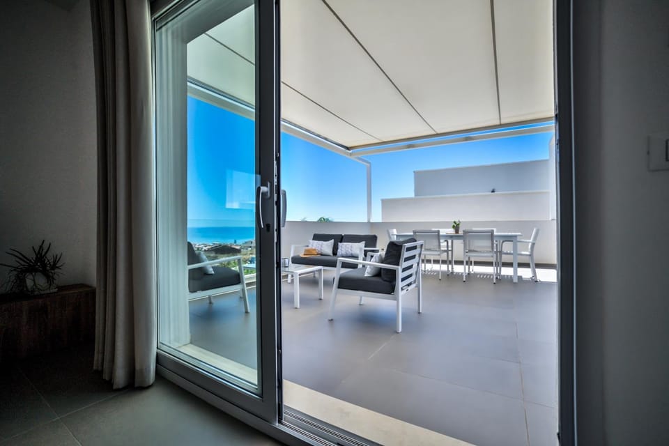 Property building, Patio, Balcony/Terrace, Sea view